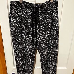 Lululemon jet crop slim trousers. Size 6